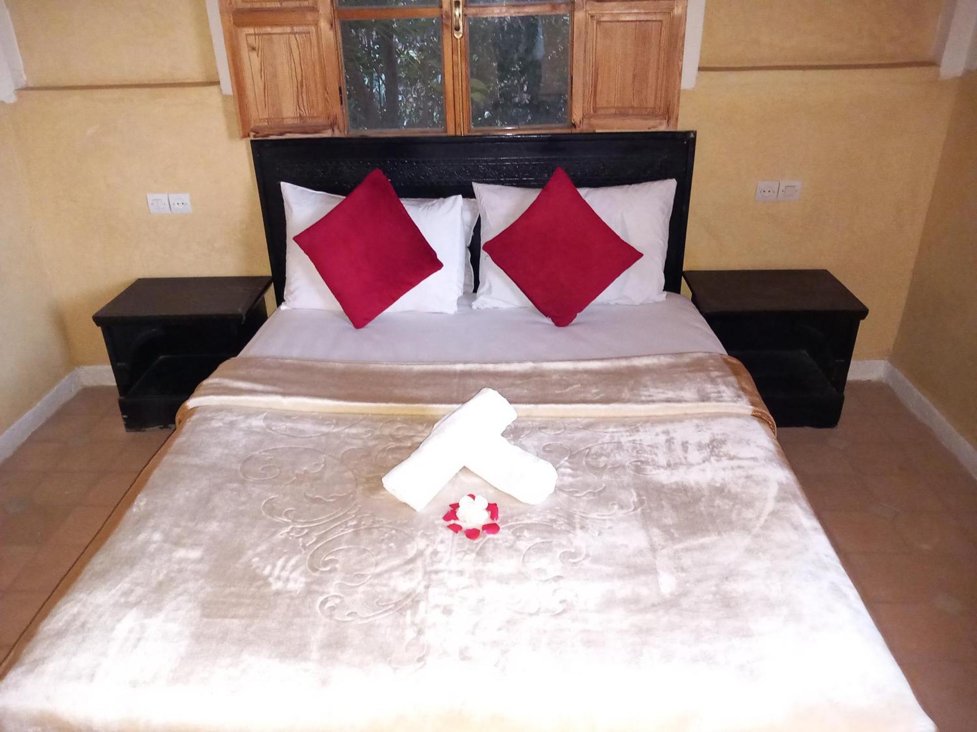 Latifa House Hotel Sbiti Exterior photo