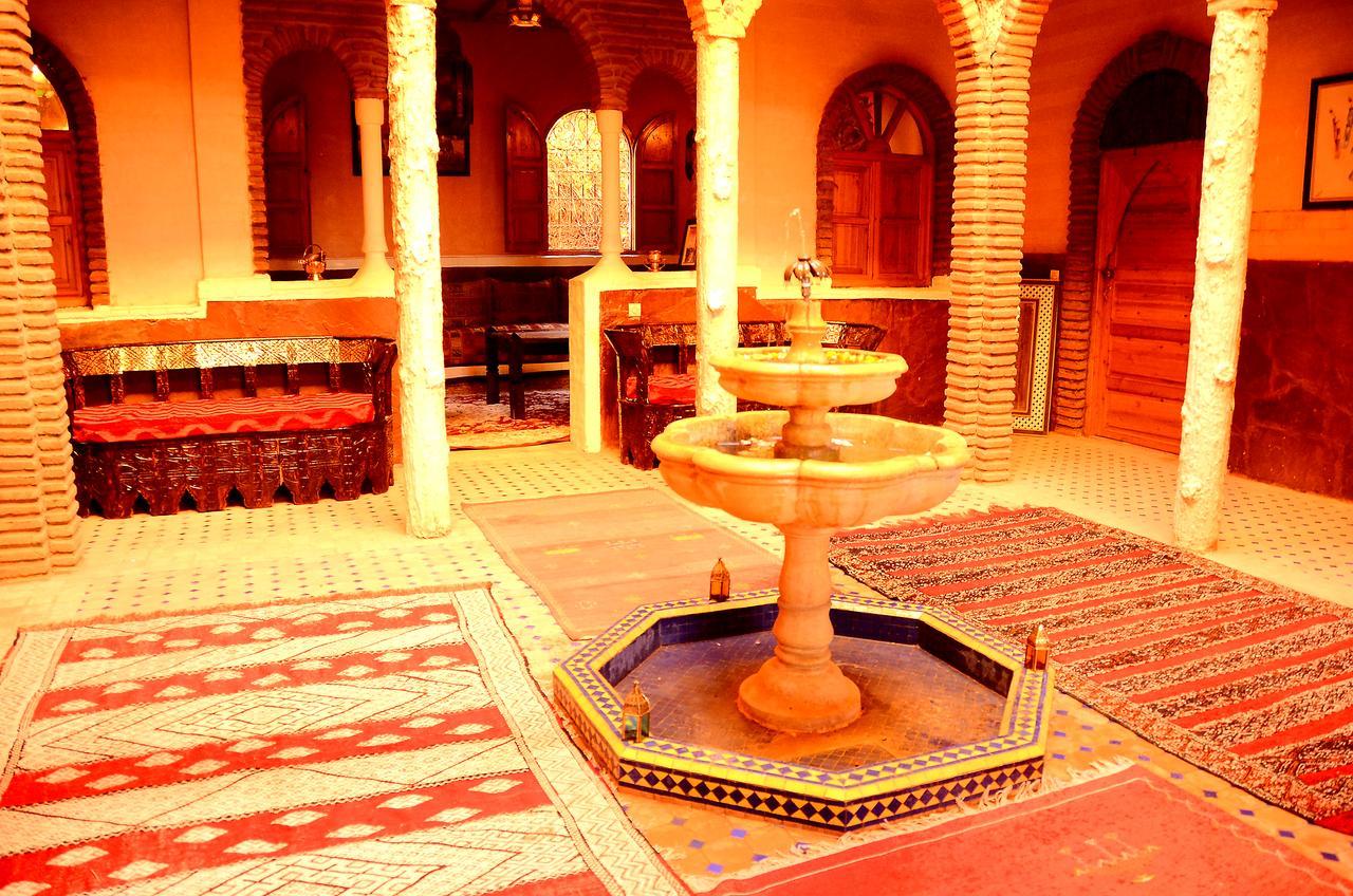 Latifa House Hotel Sbiti Exterior photo