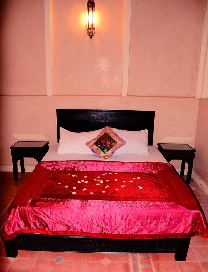 Latifa House Hotel Sbiti Exterior photo