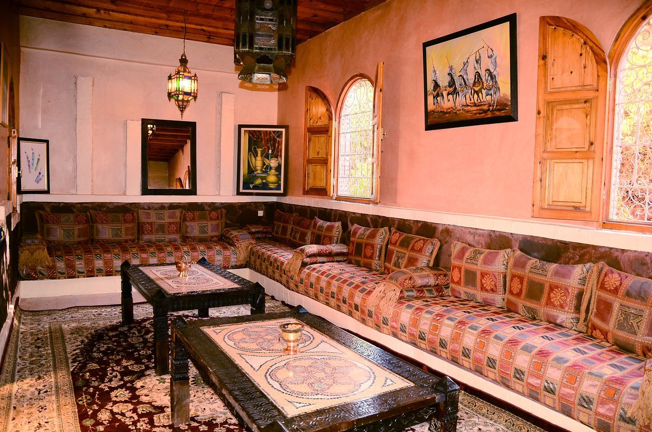 Latifa House Hotel Sbiti Exterior photo